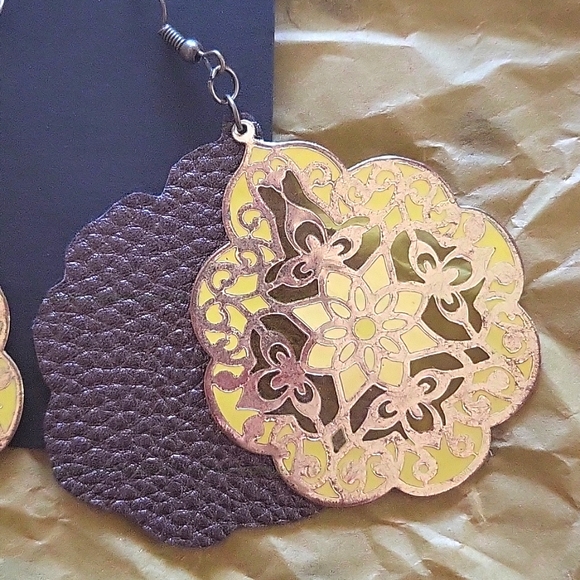 Hand Crafted Elegant Purple and Gold Bo-ho Earrings - Picture 2 of 3